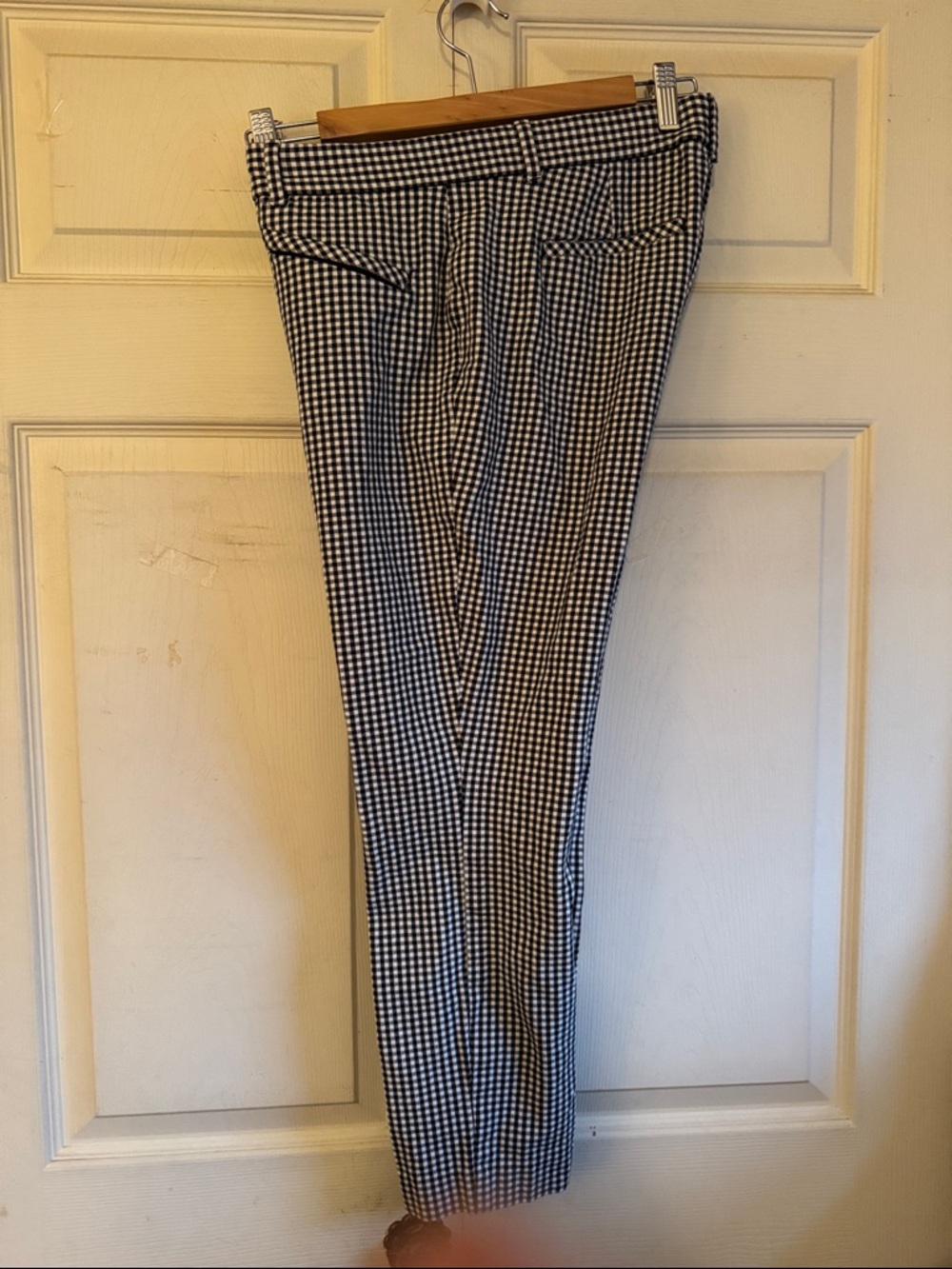 GAP Women’s Black & White Gingham Capris
